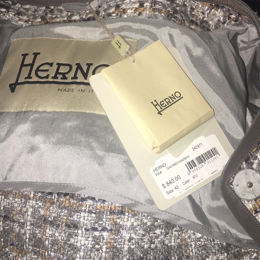 ❌SOLD❌NWT Herno short tweed jacket ✨RARE✨ - Picture 6 of 6